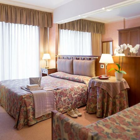 Hotel Astro Lignano Sabbiadoro Kültér fotó