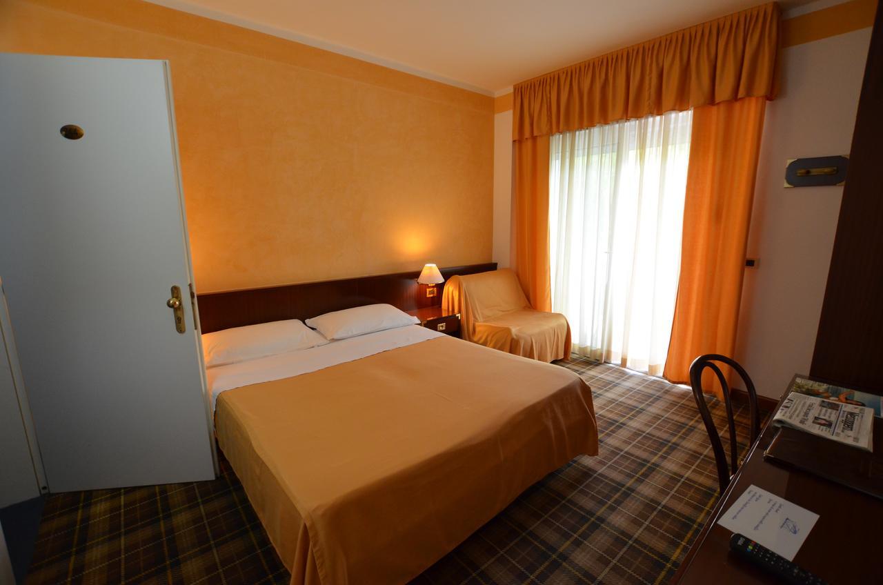 Hotel Astro Lignano Sabbiadoro Kültér fotó