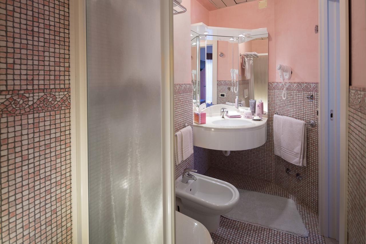 Hotel Astro Lignano Sabbiadoro Kültér fotó