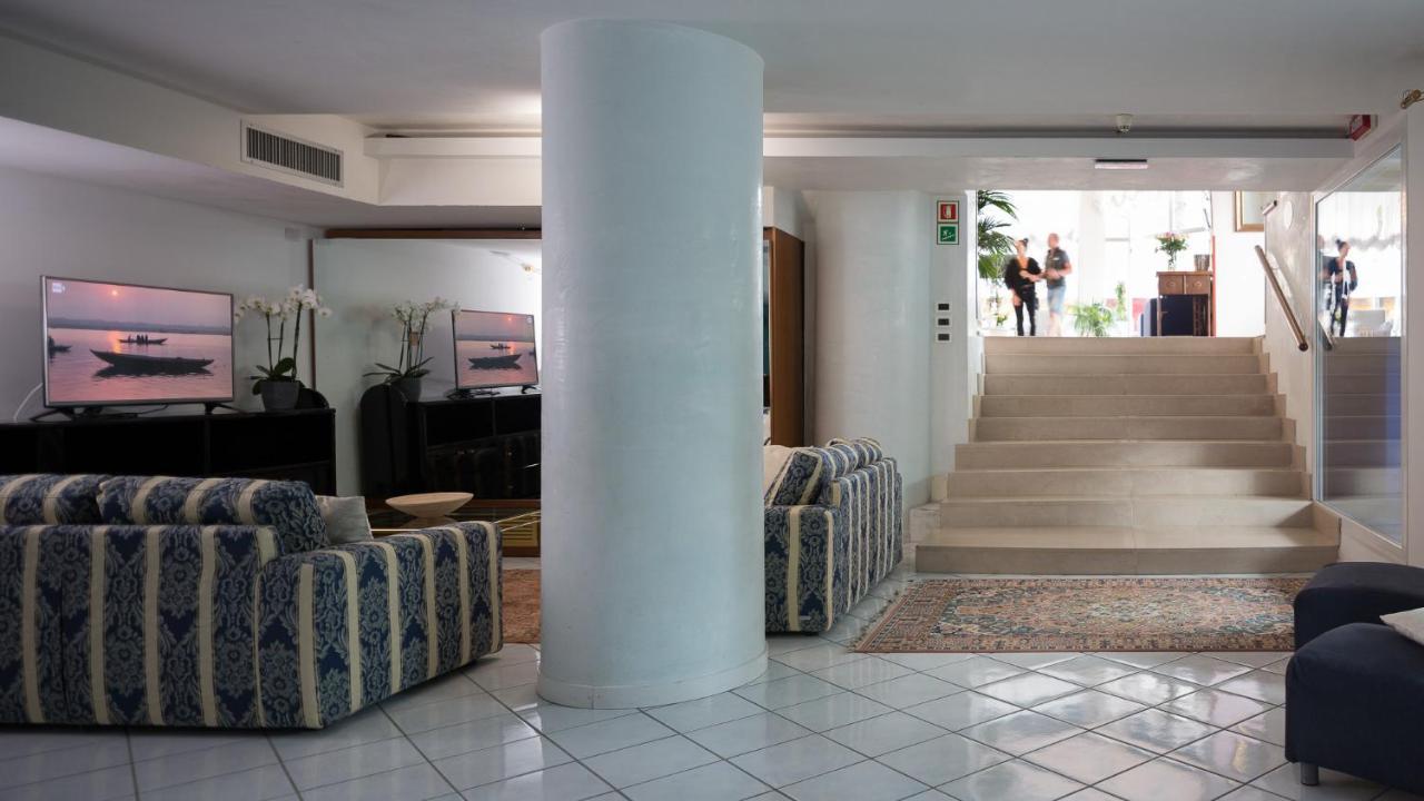 Hotel Astro Lignano Sabbiadoro Kültér fotó